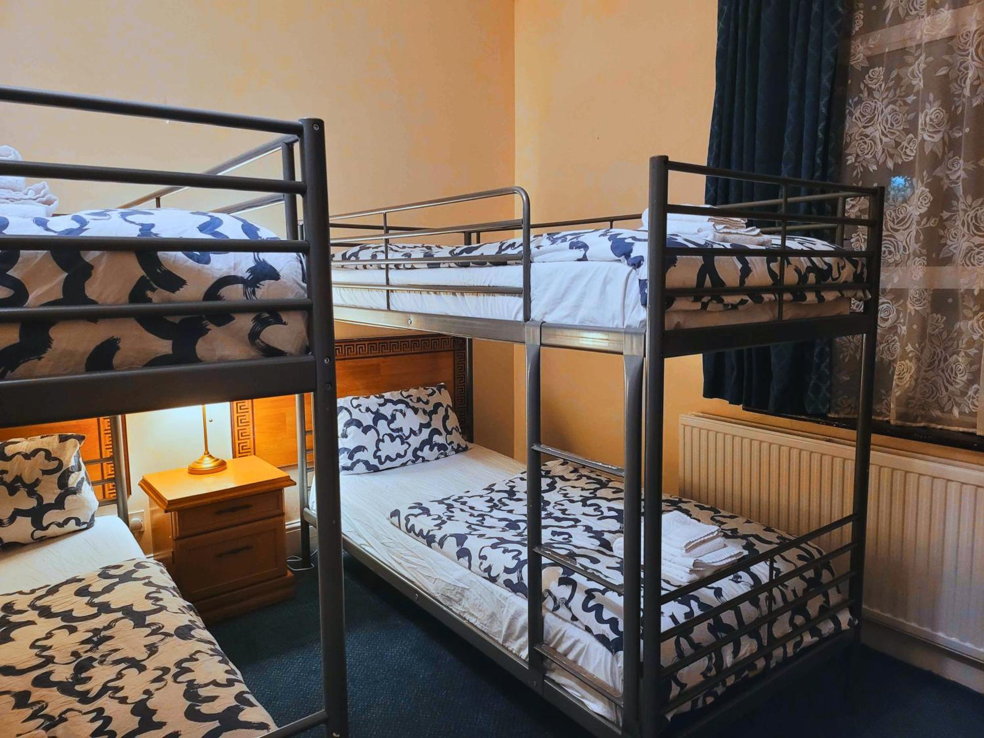 Helen'S Hotel Near Wembley لندن المظهر الخارجي الصورة