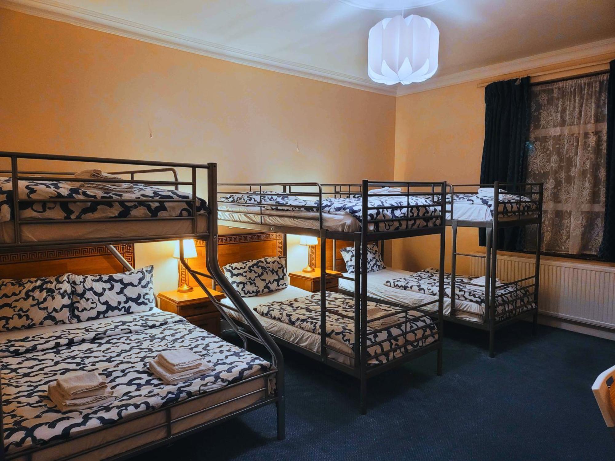 Helen'S Hotel Near Wembley لندن المظهر الخارجي الصورة